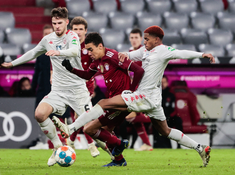  拜仁慕尼黑主场逆转取胜，积分榜领跑优势扩大  