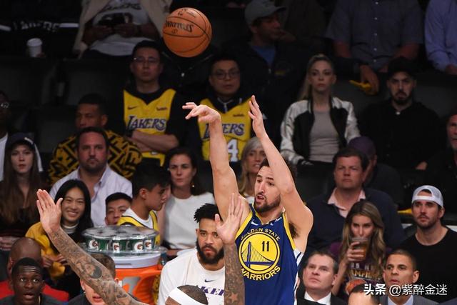  库里三分雨浇灭热火连胜势头  